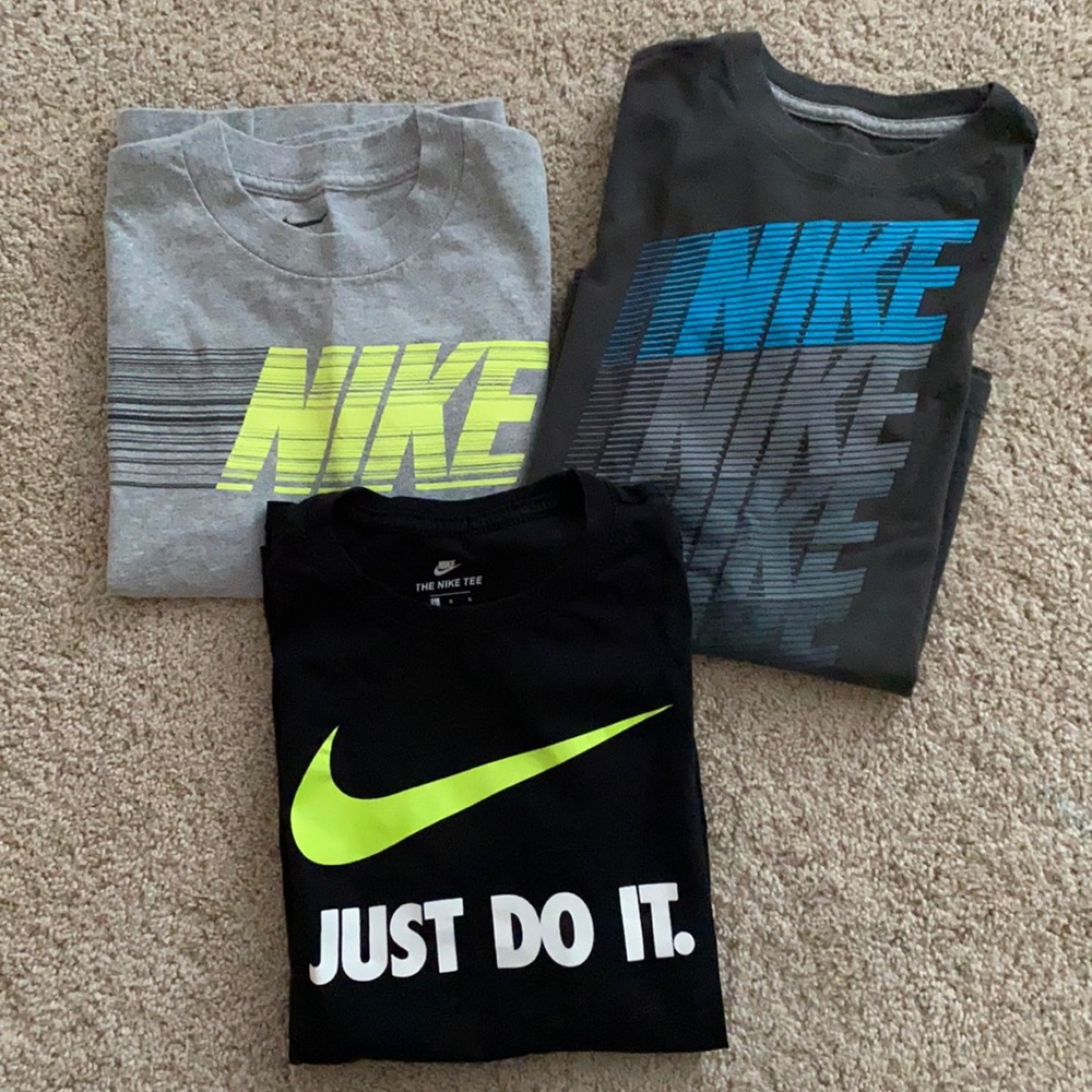 3 Boys Nike t-shirts